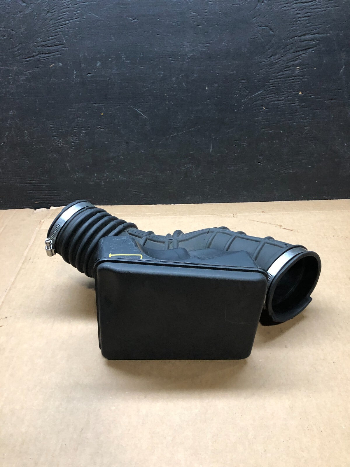2009 to 2012 Ford Flex Taurus Lincoln Mks Air Hose  Duct Tube OEM F4259 PS0