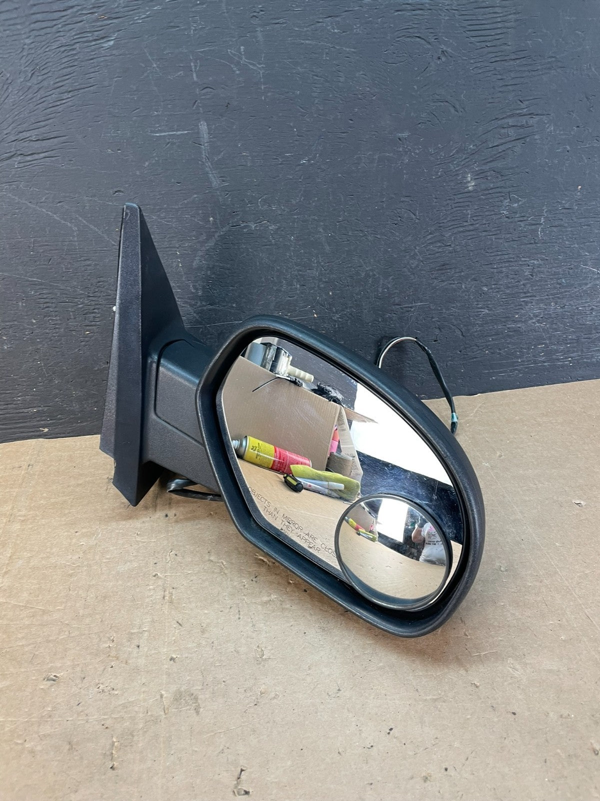 2007-2013 Chevrolet Tahoe Silverado Suburban Right Passenger Mirror AE8552 DW2