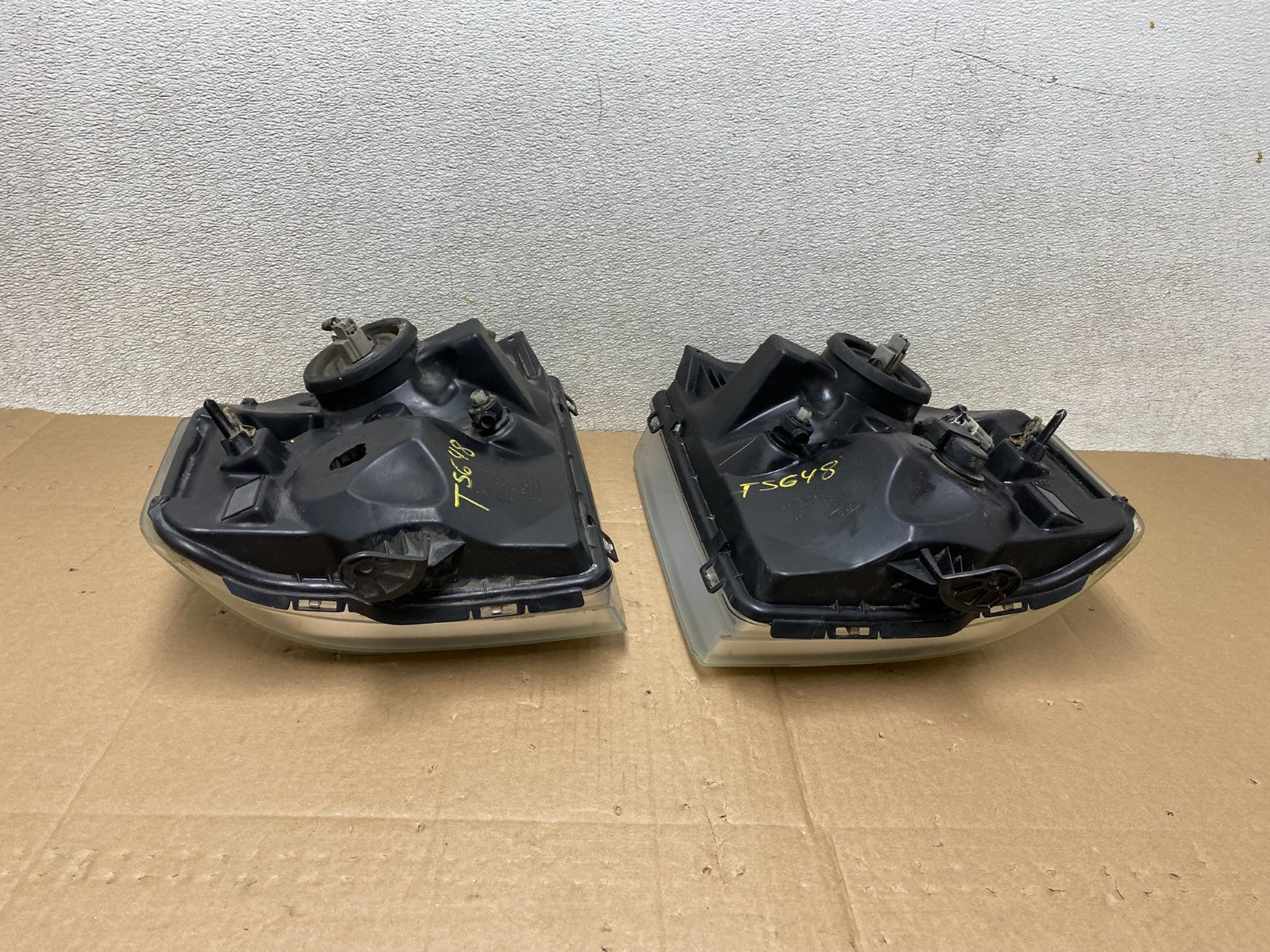 2008-2014 Ford Econoline E150 E250 E350 Left+Right Headlights T5648 DW13
