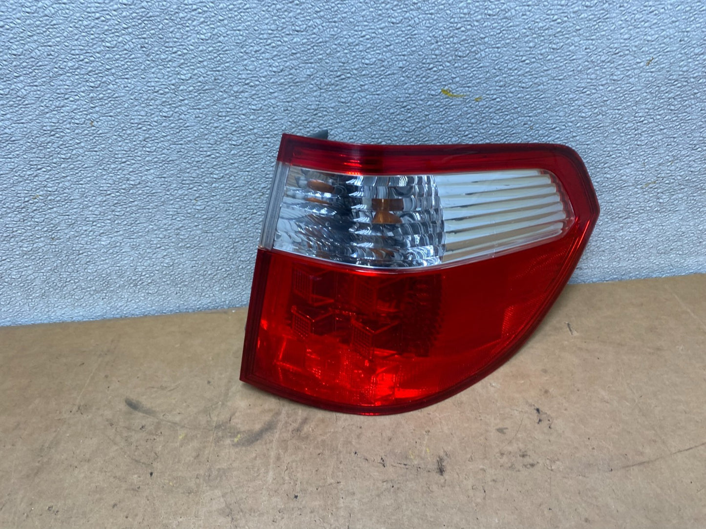 2005 2006 2007 Honda Odyssey Right Passenger RH Side Tail Light X5201 DW0