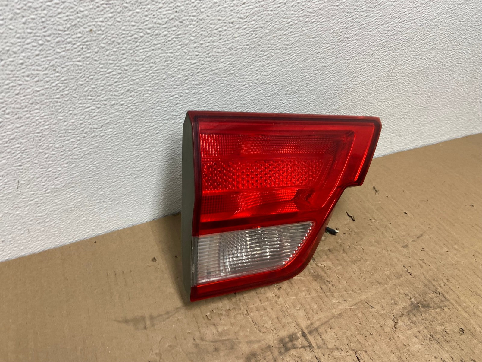 2011-2013 Jeep Grand Cherokee Left Driver Side Lh Inner Tail Light Oem AB8393 LK2