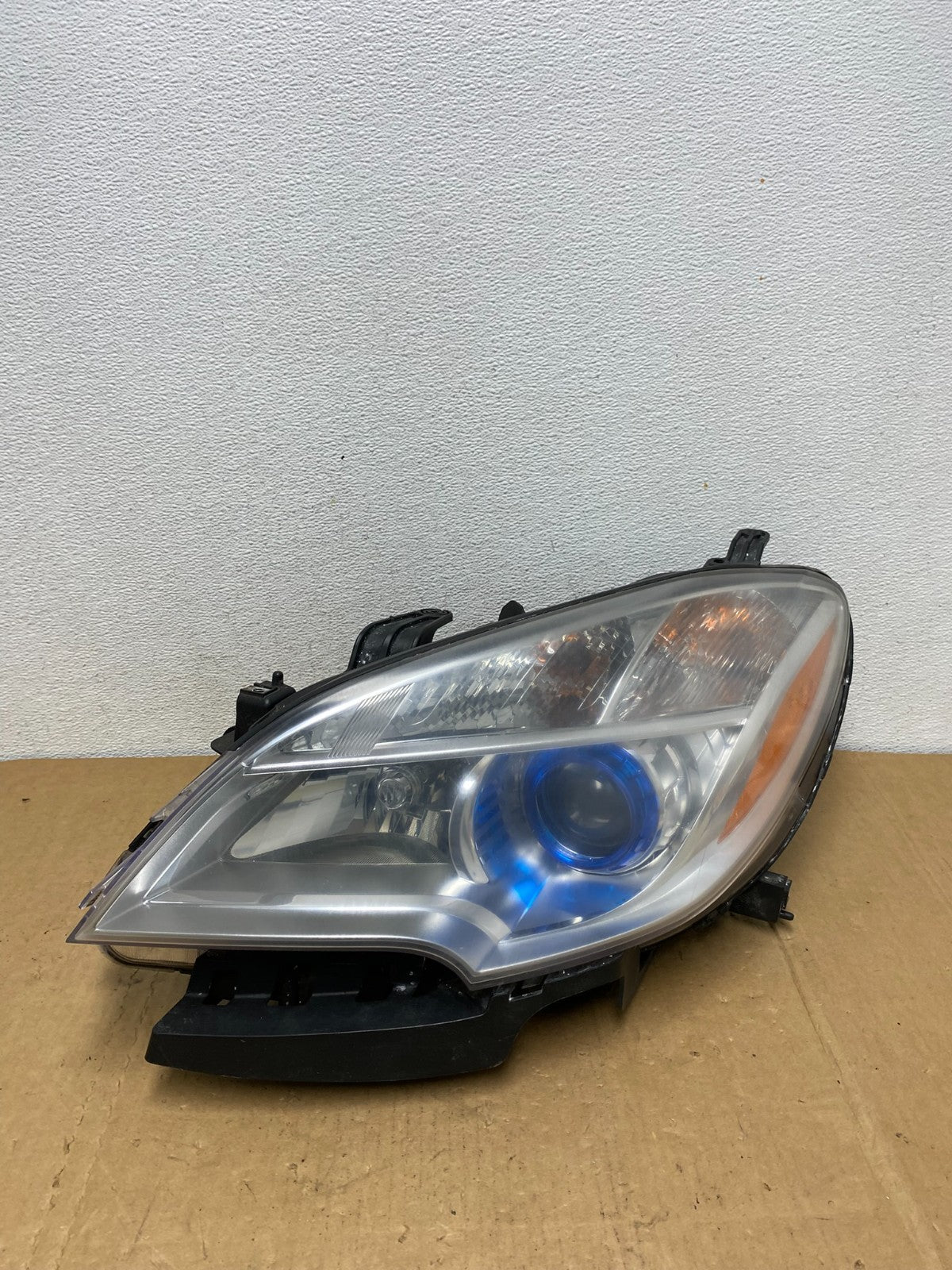 2013 - 2016 Buick Encore Left Driver LH Side Halogen Headlight AC8607 DW0