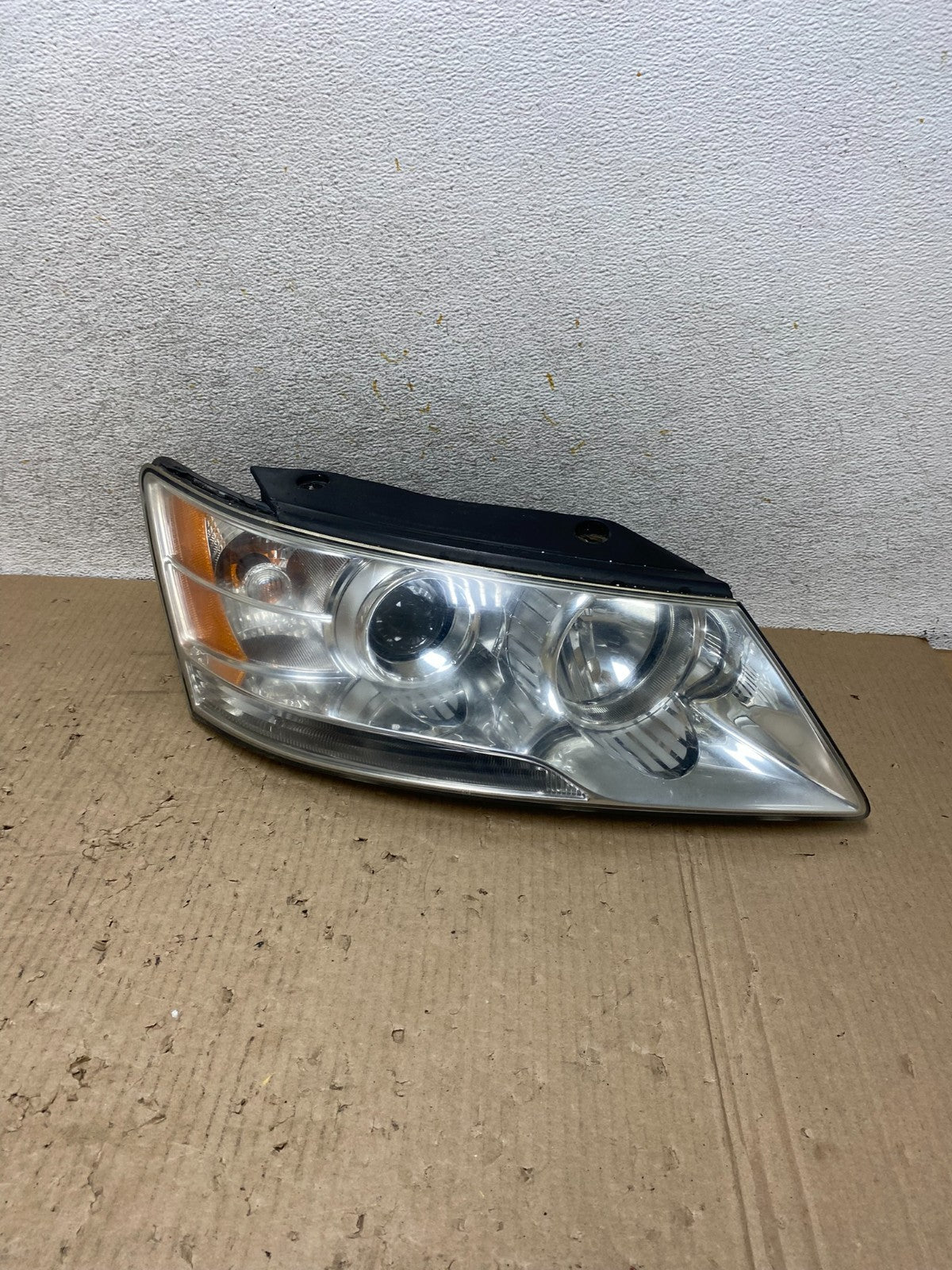 2009 to 2010 Hyundai Sonata Right Passenger RH Side Headlight Halogen AJ1847 LK0
