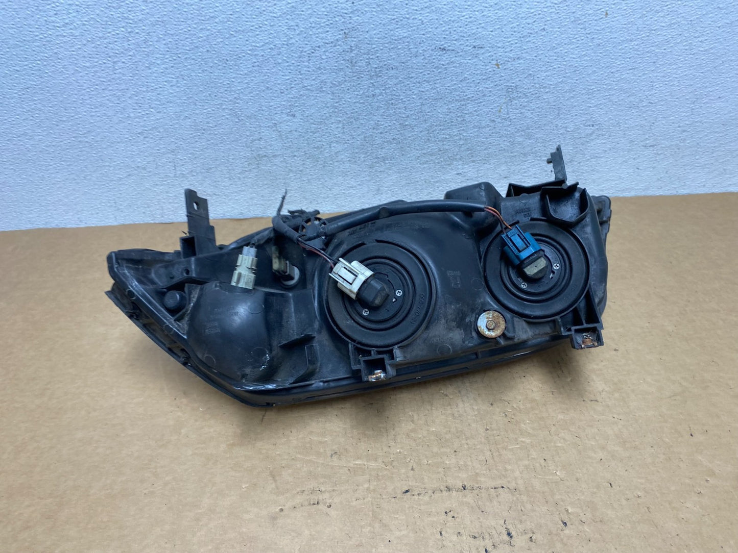 2001 to 2003 Acura MDX Passenger Right RH Headlight AD4661 DW4