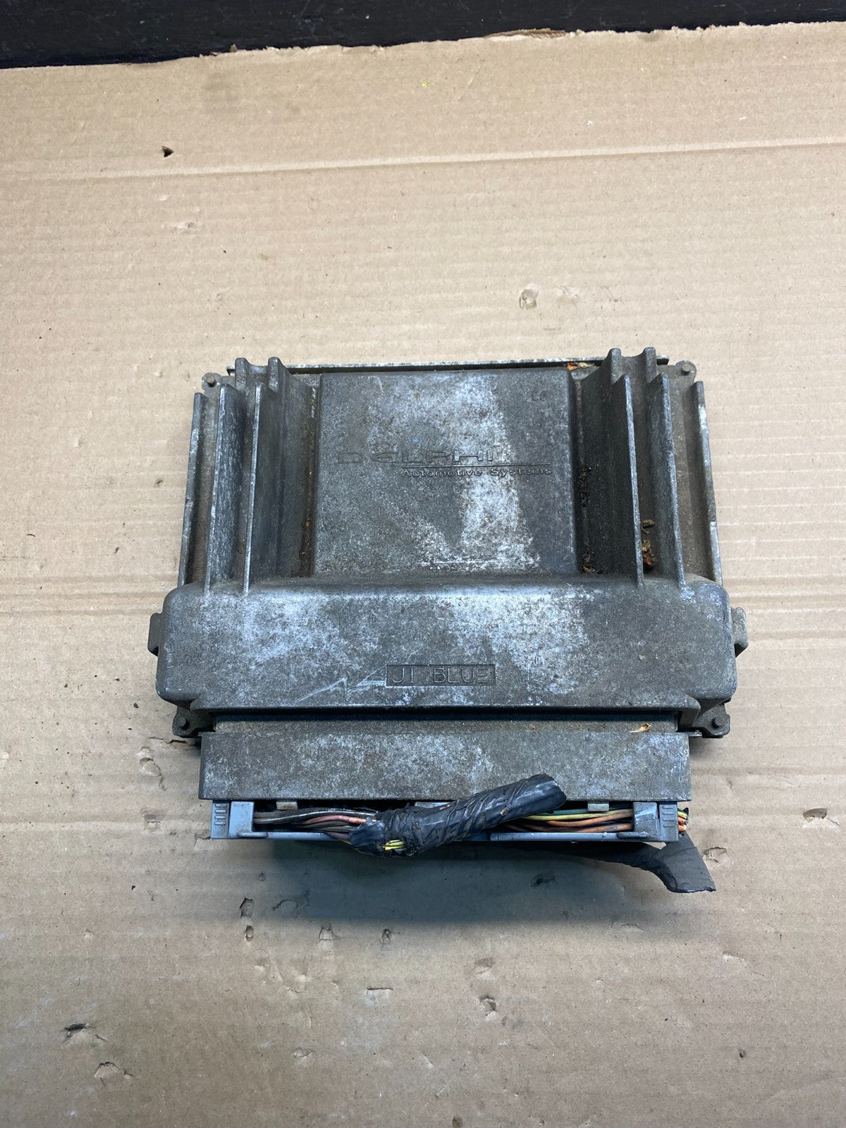 2001-2002 Silverado Tahoe Engine Computer Module 12200411 ECM ECU AD9431 DG1