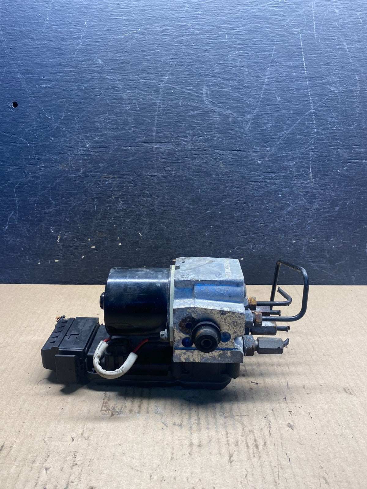 2004 2007 Ford E250 E350 Econoline Anti-Lock ABS Antilock Brake Pump AH1713 DG4