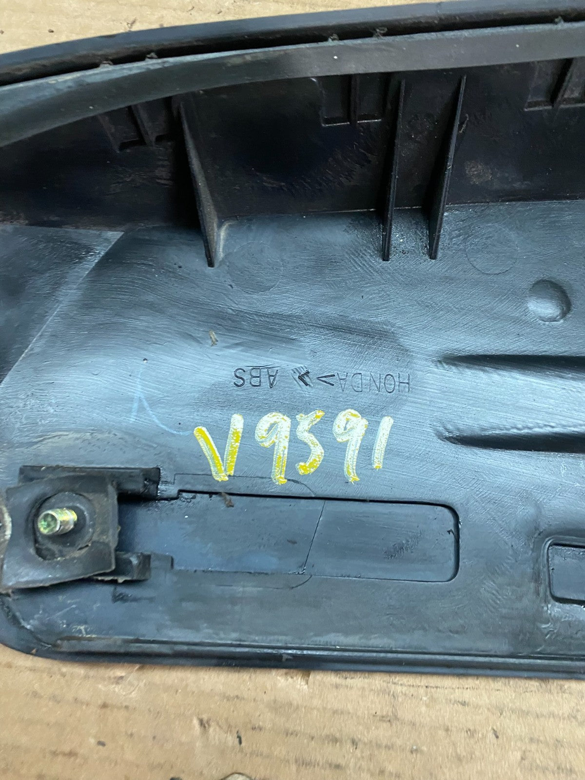 1999 to 2004 Honda Odyssey Rear Trunk Spoiler Gate Oem V9591 DG12