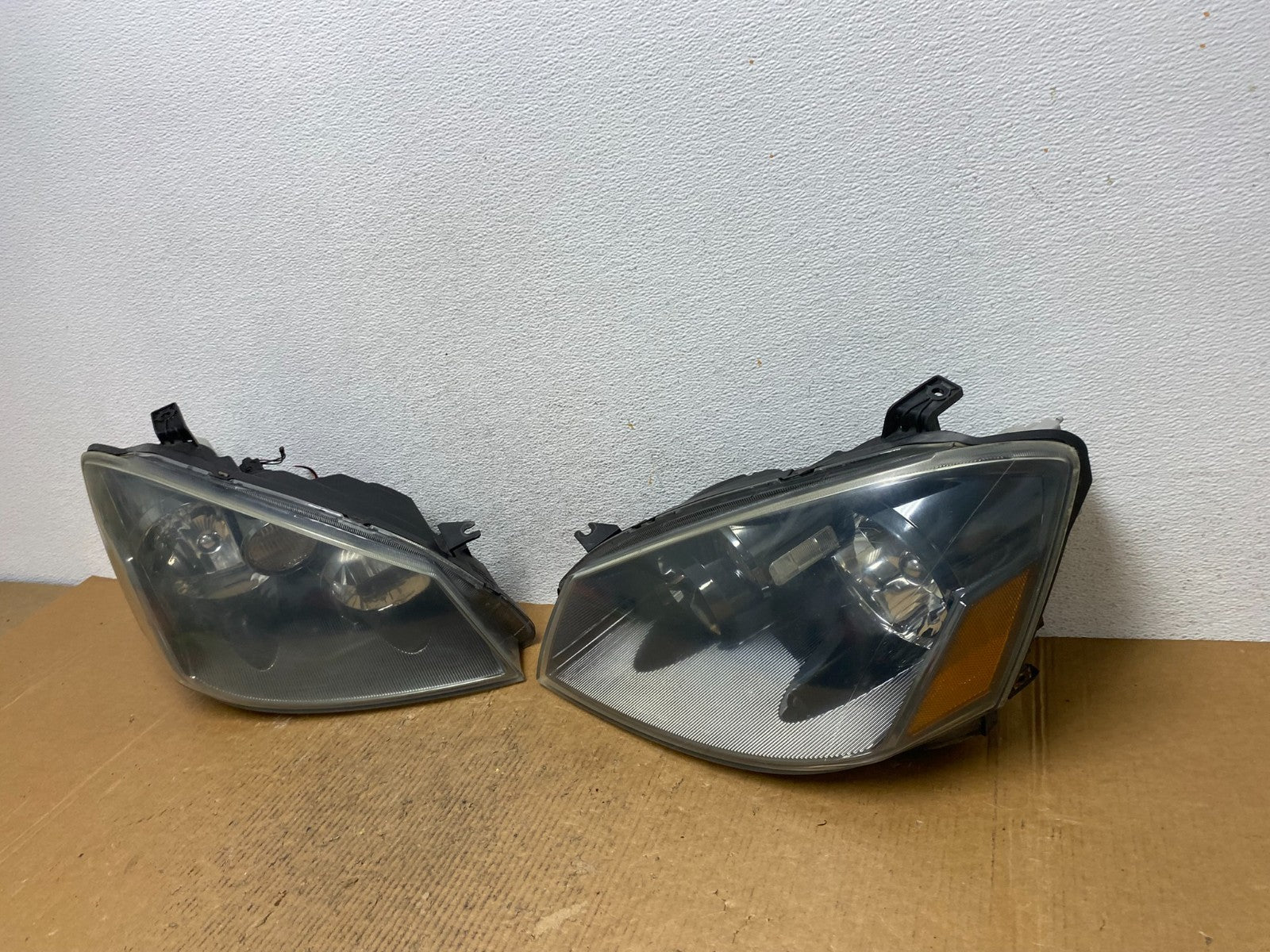 2005 to 2006 Nissan Altima Left+Right Set Halogen Headlights AE1442 DW1