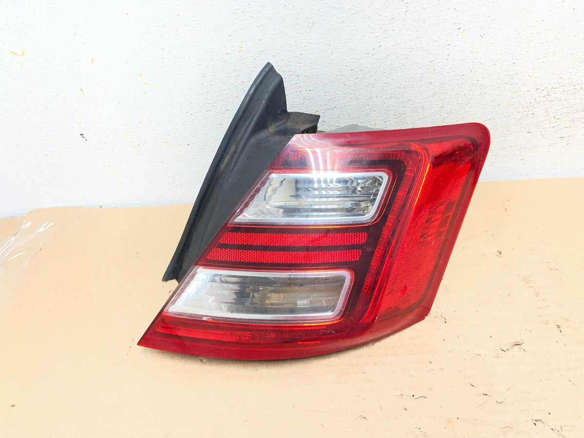 2013-2019 Ford Taurus LED Right Passenger RH Side Tail Light AH9508 LK0