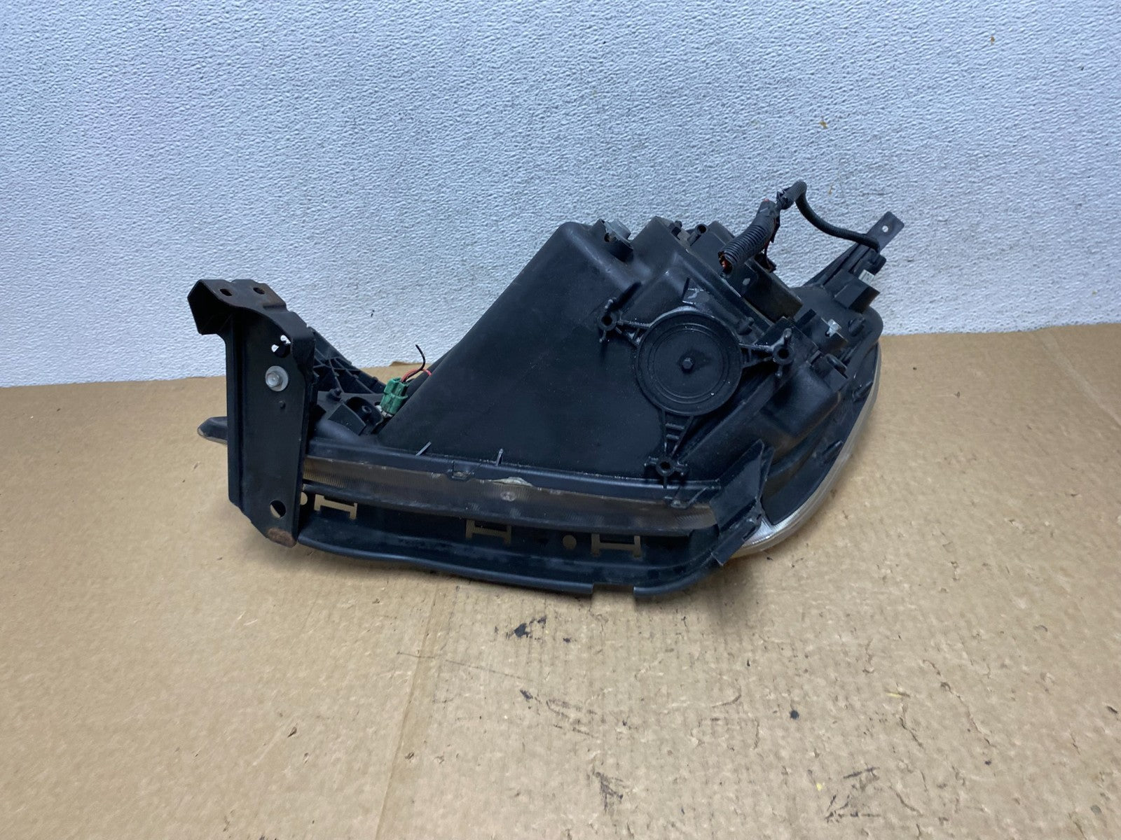 2002 to 2004 Honda CRV CR-V Right Passenger RH Halogen Headlight AF9873 DW7