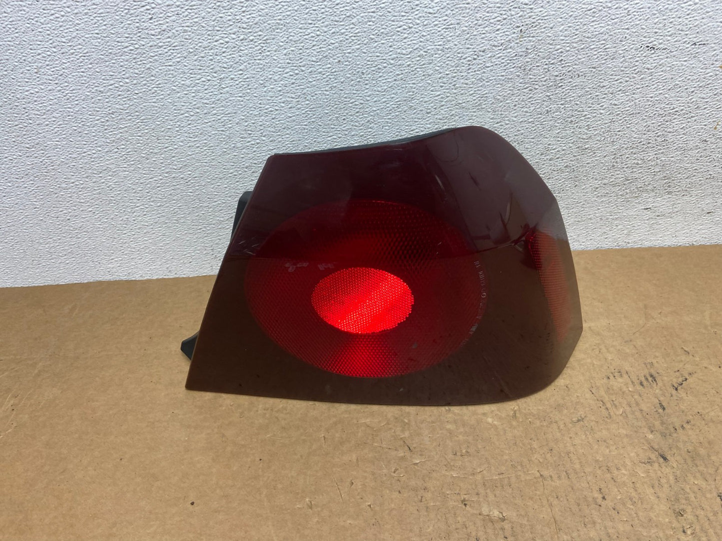 2000 to 2005 Chevrolet Impala Right Passenger Rh Side Tail Light AD4715 LK0