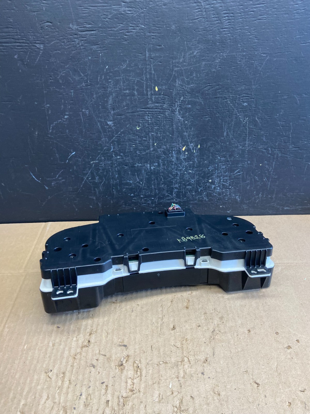 2008 to 2009 GMC Yukon Denali Cluster Gauge Speedometer AB9828 DG4