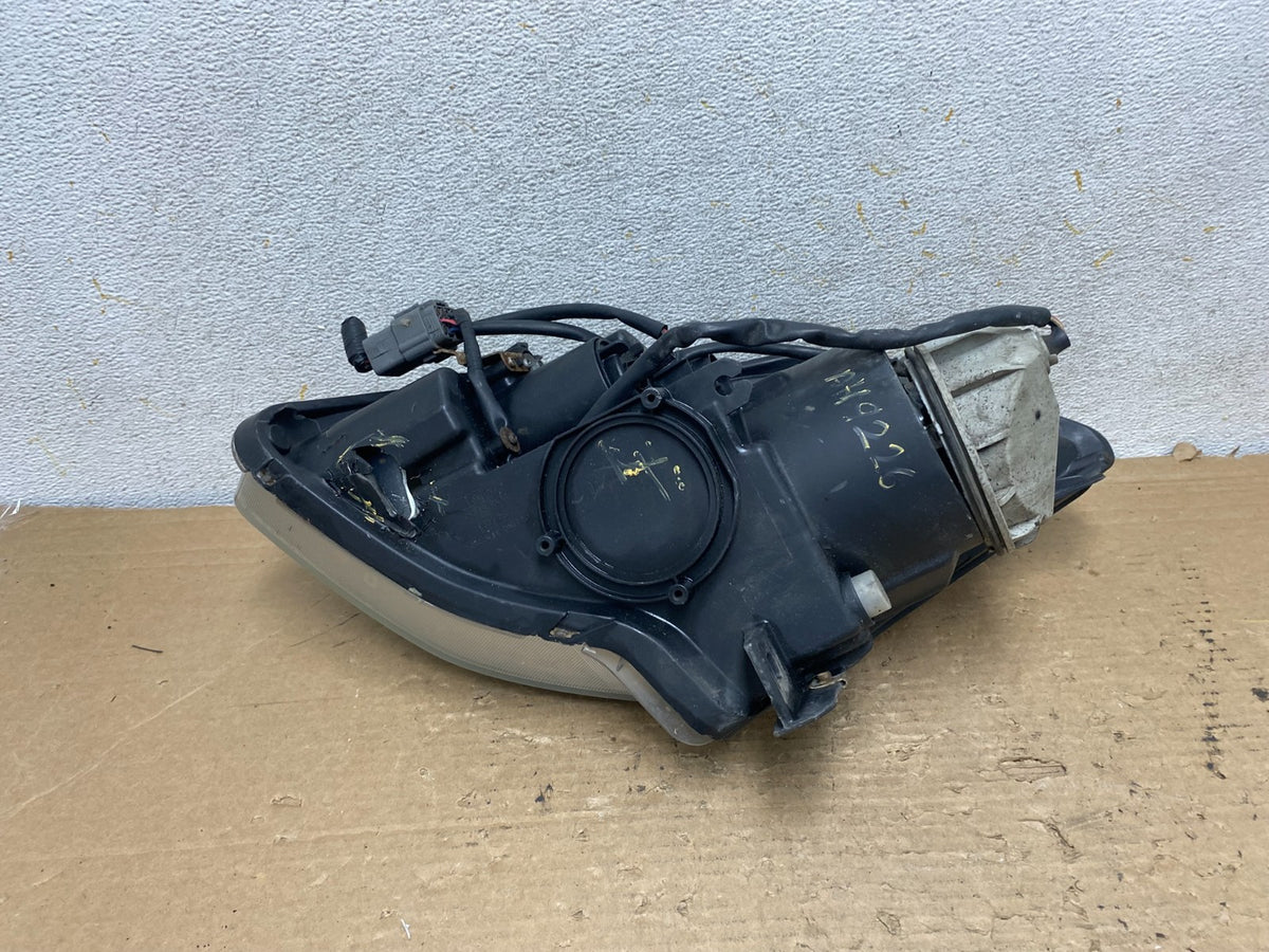 2004 2005 2006 Nissan Maxima Right Passenger Side Headlight Halogen AH9226 DW5