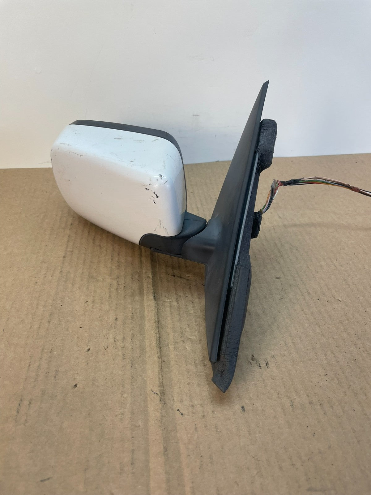 2001 to 2006 BMW 325i Right Passenger Side View Door Mirror AF5541 DW1