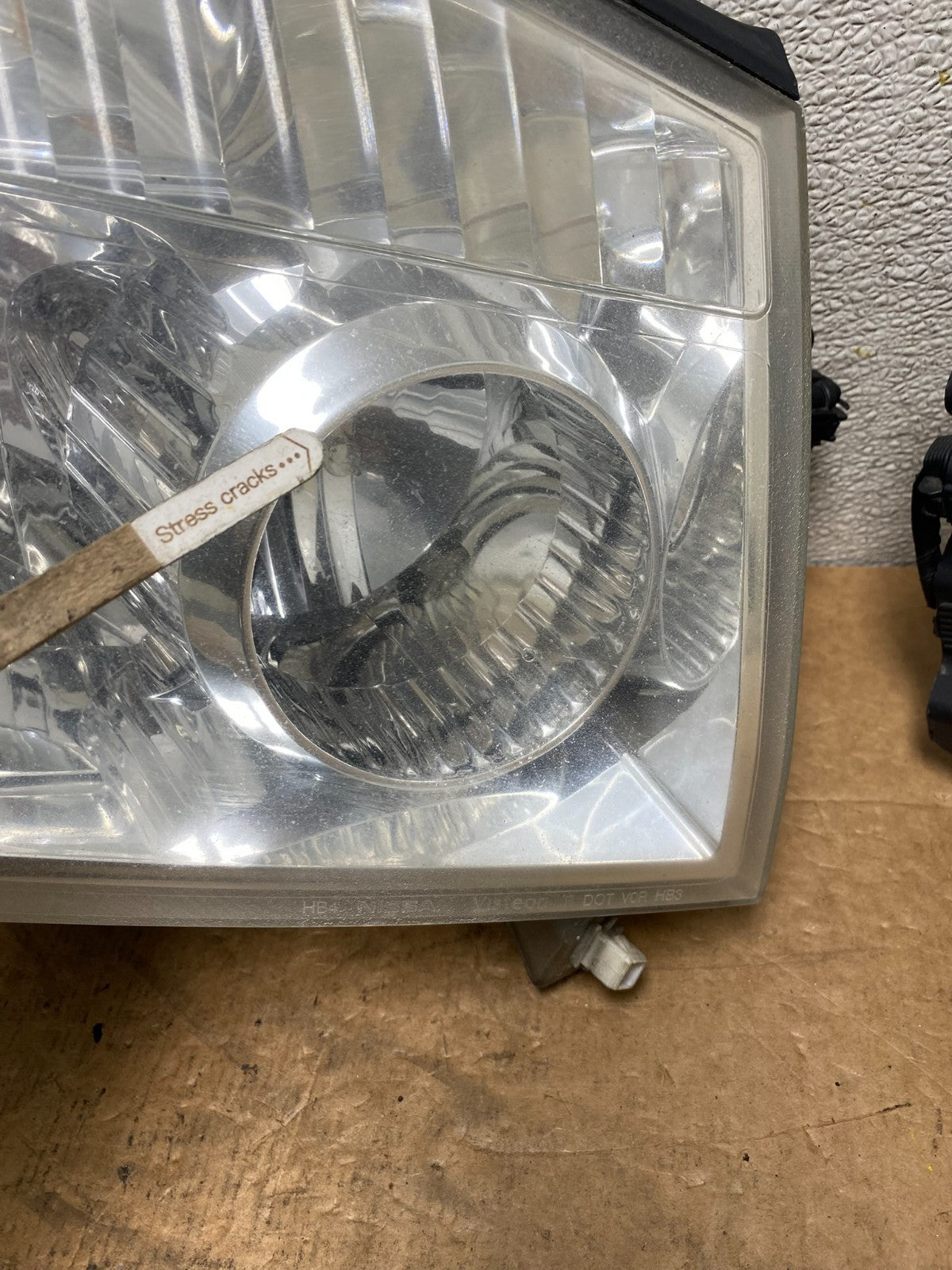 2004 to 2007 Nissan Armada Left+Right Side Set Headlights Oem S6968 DW5