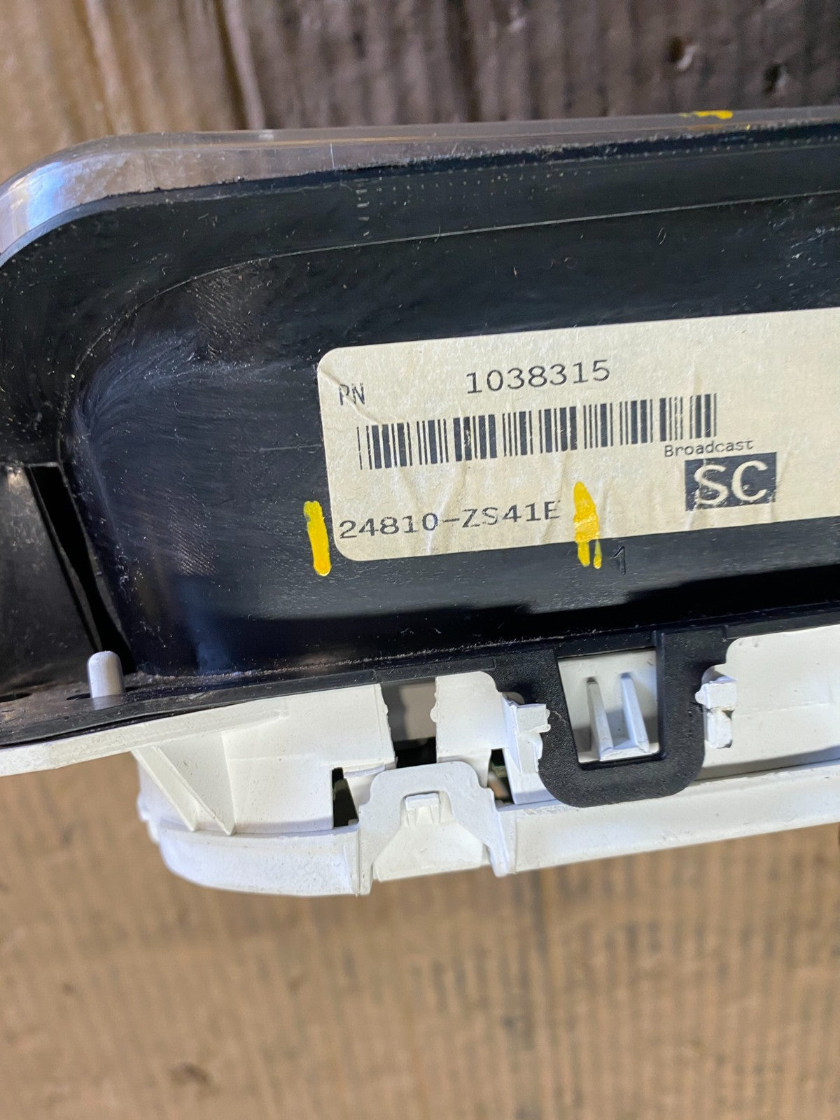 2007 Nissan Xterra Frontier Speedometer Cluster Gauge OEM S8732 DG6