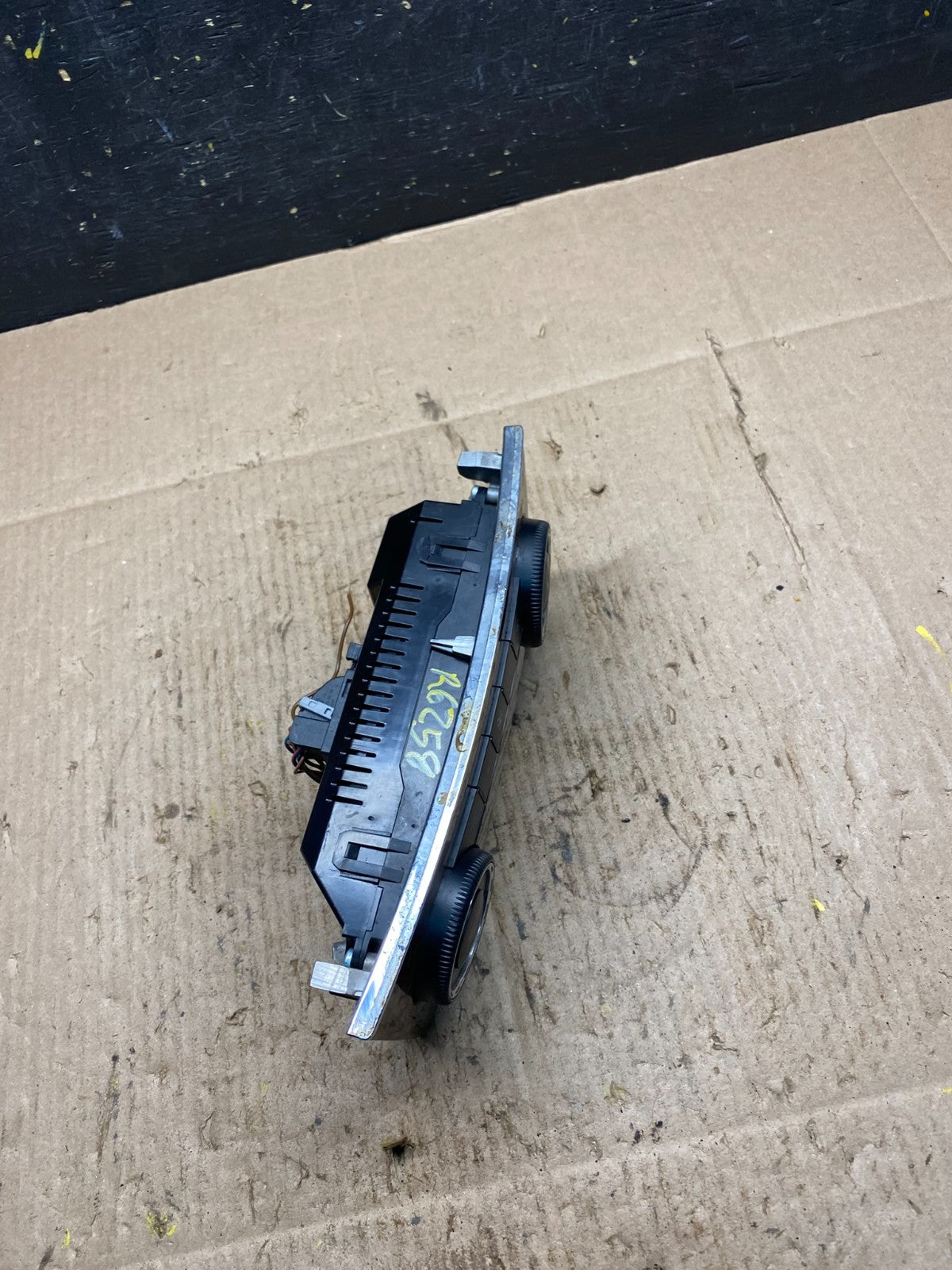 2005-2009 Mercedes W209 CLK350 A/C Heater Climate Control Trim R6258 DG3