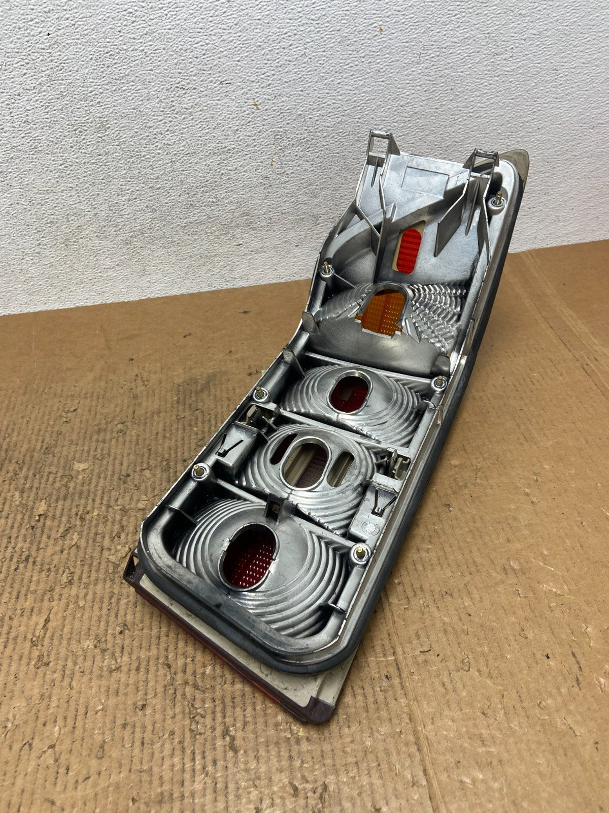 1990 - 1995 Mercedes R129 SL500 SL600 Rear Left Driver Side Tail Light AE2643 DG6