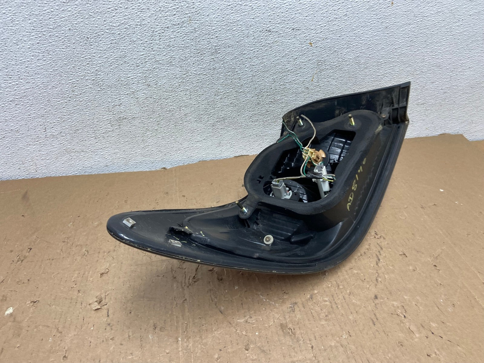 2002 to 2004 Lexus ES300 ES330 Right Passenger Side Tail Light AD8196 LK7