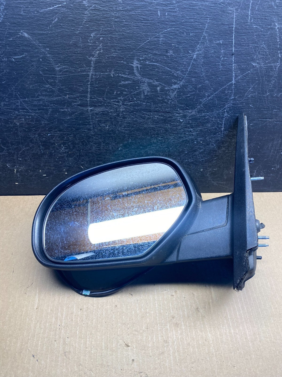 2007 to 2013 Chevrolet Tahoe Silverado Suburban Left Driver Mirror AG6189 DG7