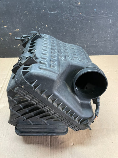 2012 to 2017 Hyundai Azera Air Intake Cleaner Box M9022 OEM DG3