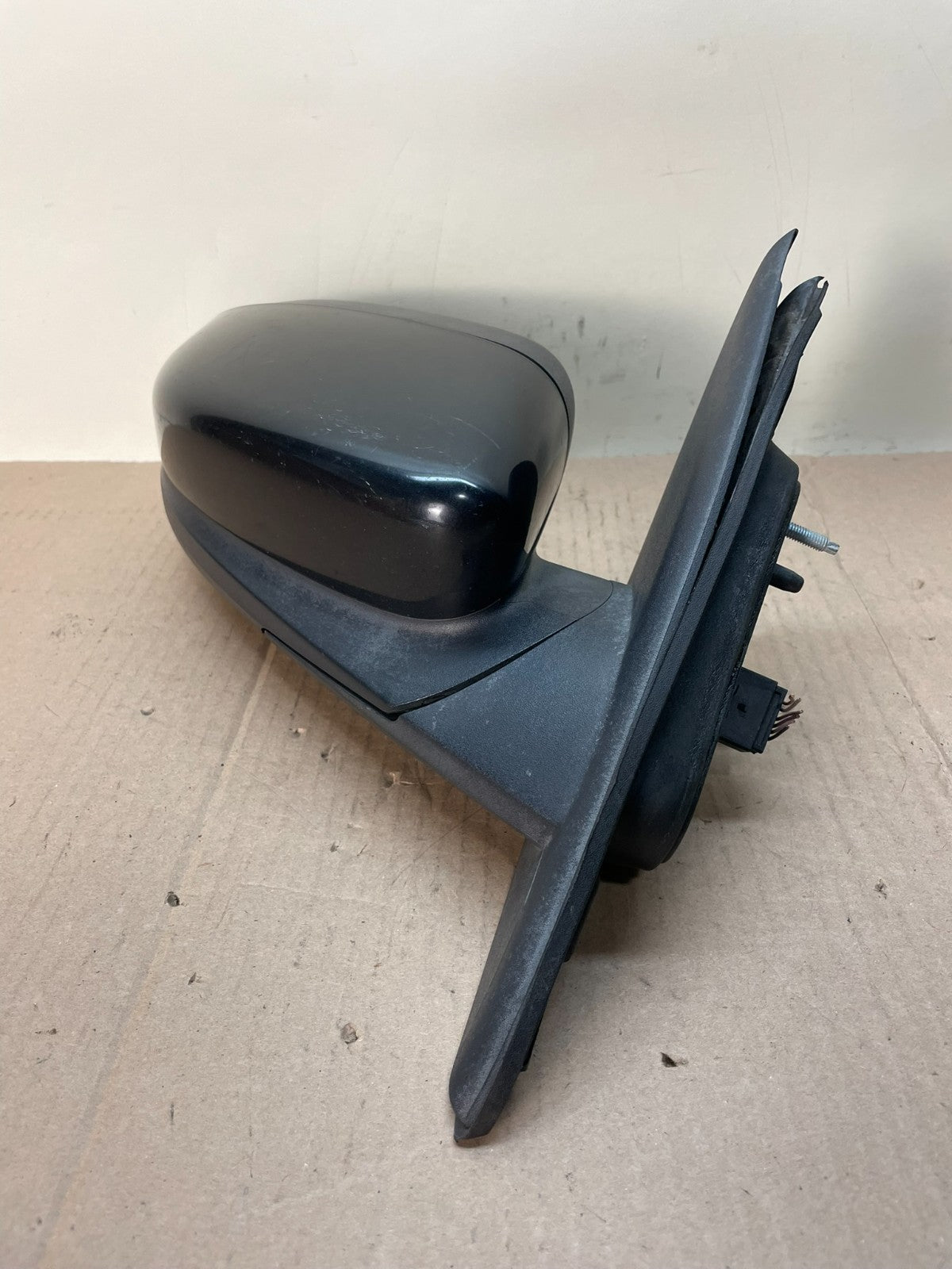 2010 to 2018 Ford Taurus Right Passenger View Door Mirror AJ0750 DG1