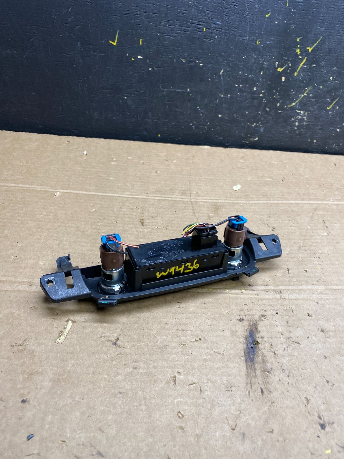 2007 - 2014 Chevrolet Tahoe Yukon Pedal Traction Control Switch OEM W9436 DG4