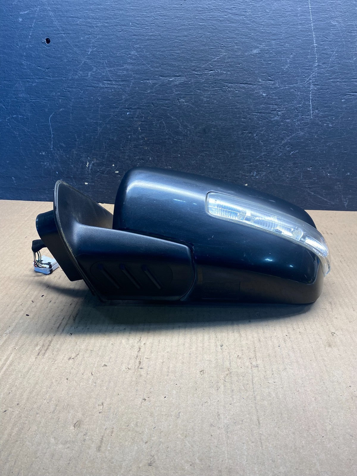 2009 2010 2011 Kia Borrego Left Driver Side View Mirror AE6356 DG3