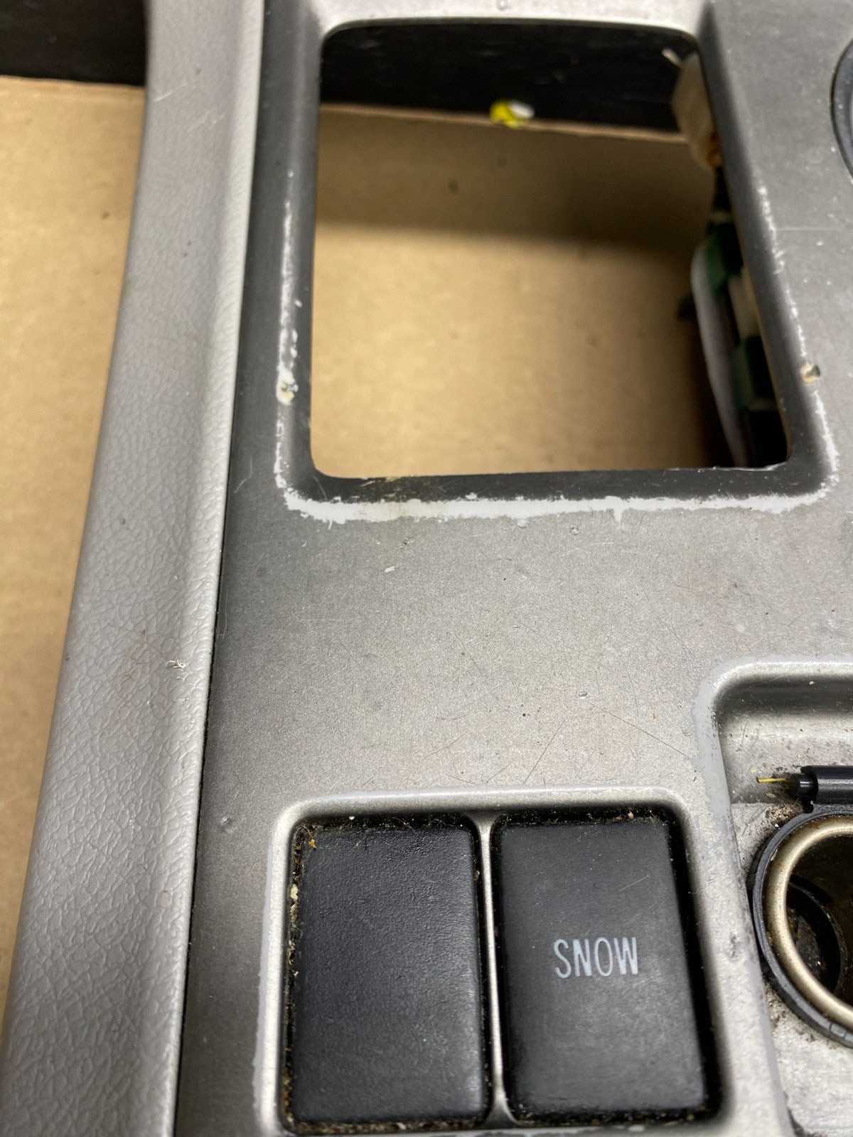 2008 2009 2010 Toyota Highlander Front Center Shifter Bezel Cup Holder t9278 DG2