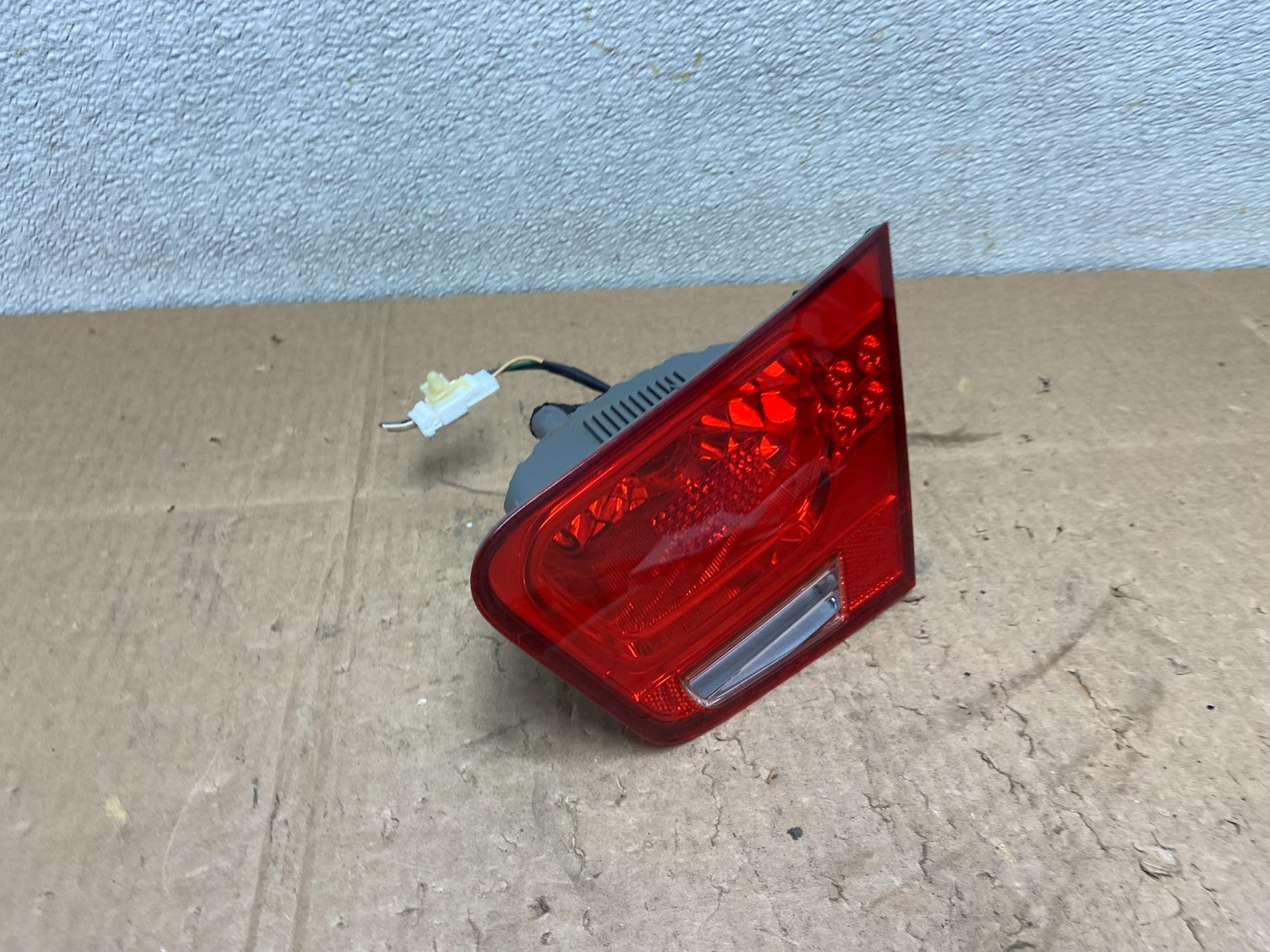2010 to 2013 Kia Forte Right Passenger RH Side Tail Light Inner Oem Y8995 DW2