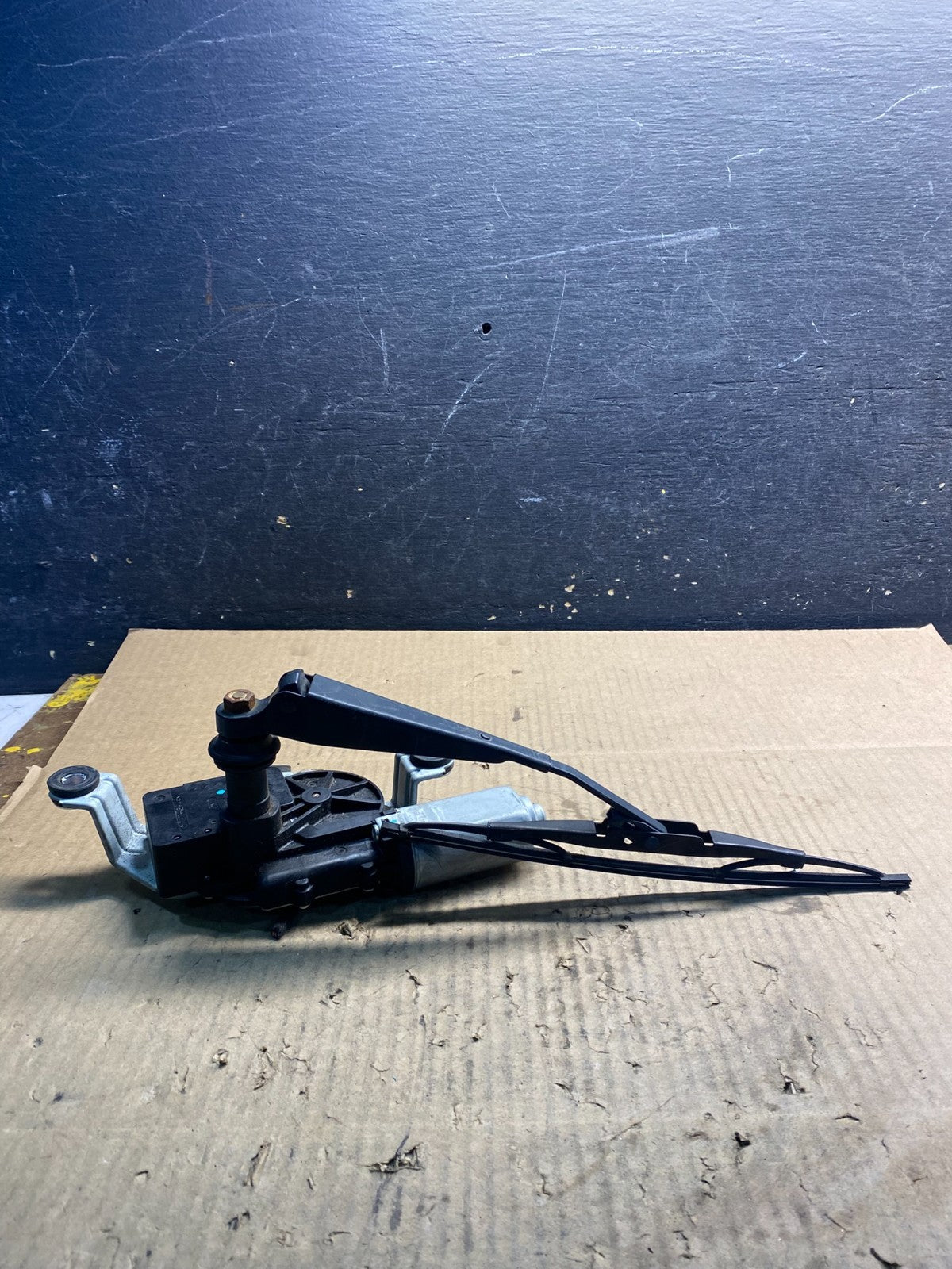 2010 to 2016 Cadillac SRX Rear Windshield Washer Wiper Motor Z4822 DG3