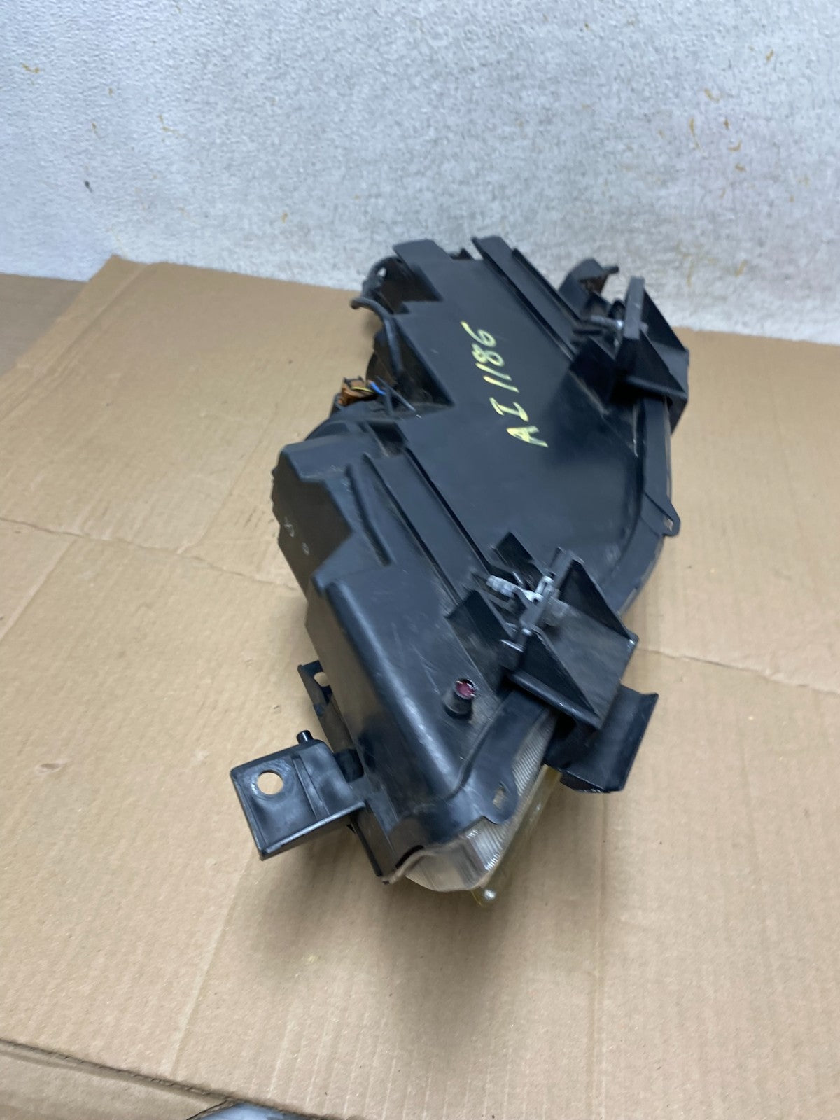 2010 - 2013 Mazda 3 Halogen Right Passenger Rh Side Headlight AI1186 DW10