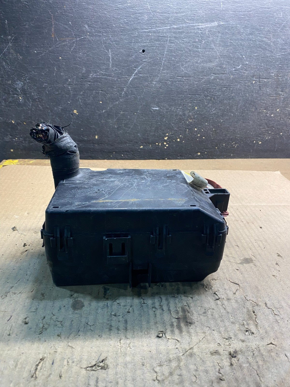 2006  Dodge Charger Totally Integrated Power Module Fuse Box TIPM z5005 DG2