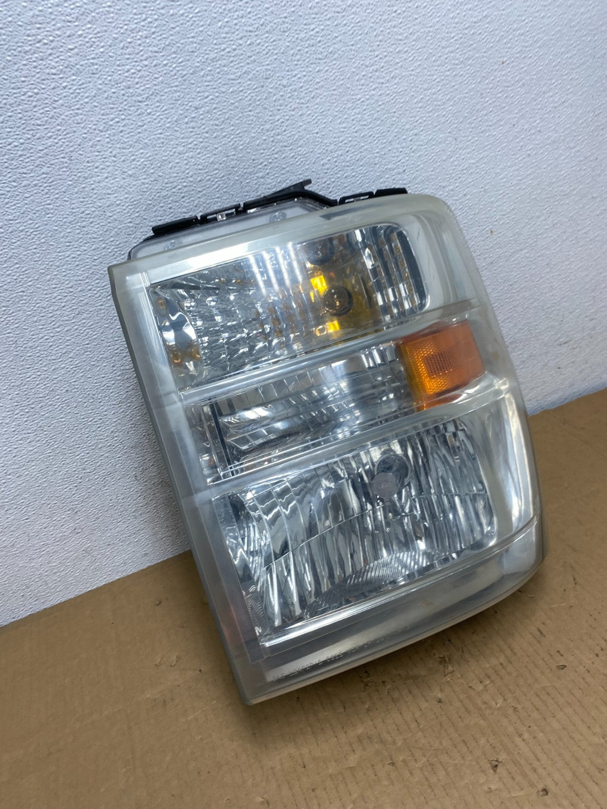 2008-2014 Ford Econoline E150 E250 E350 Left Driver LH Headlight AD0825 DW2