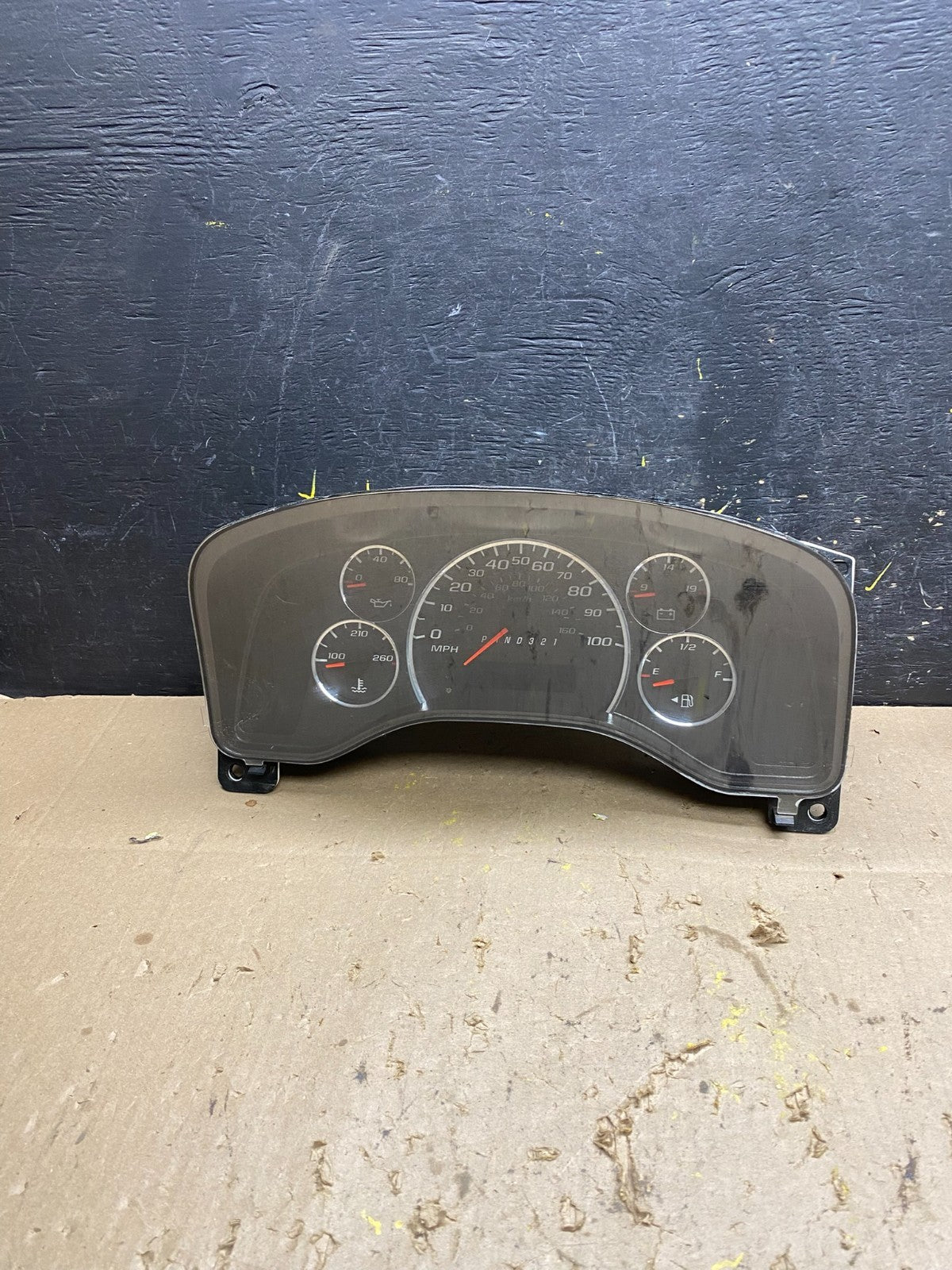 2008 to 2010 Chevrolet Express 1500 Speedometer Cluster Gauge U5171 DG0