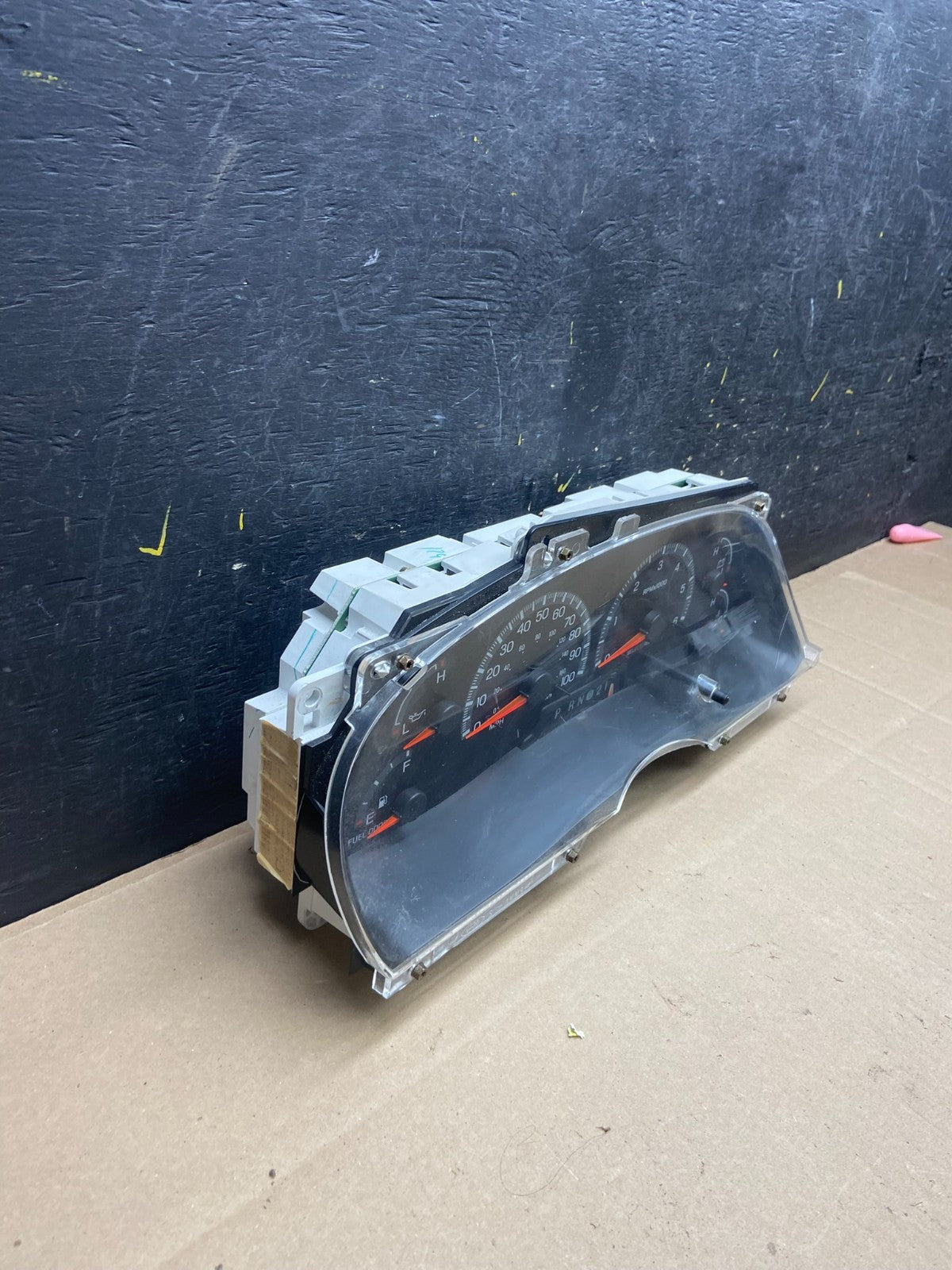 2000 2001 2002 Ford Expedition Speedometer Instrument Gauge Cluster T9184 DG2