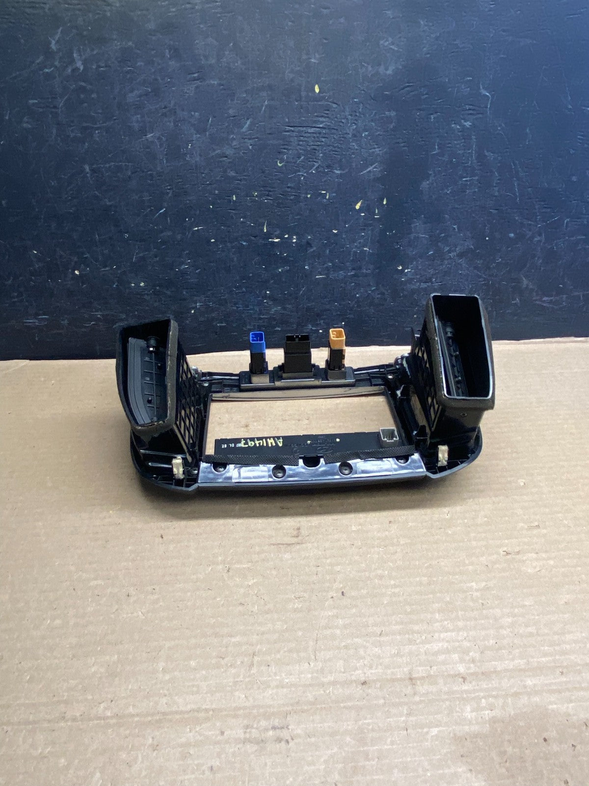 2007 to 2009 Hyundai Santa Fe Center Dashboard Radio Bezel Trim AH1497 DG4