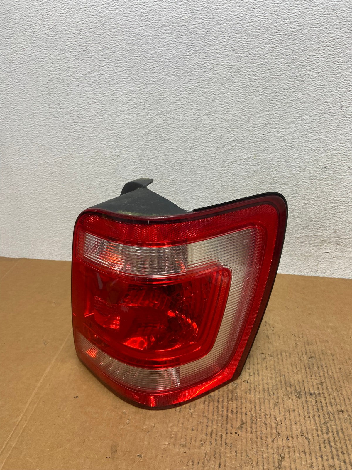 2008 to 2012 Ford Escape Right Passenger RH Side Tail Light AE0257 LK0