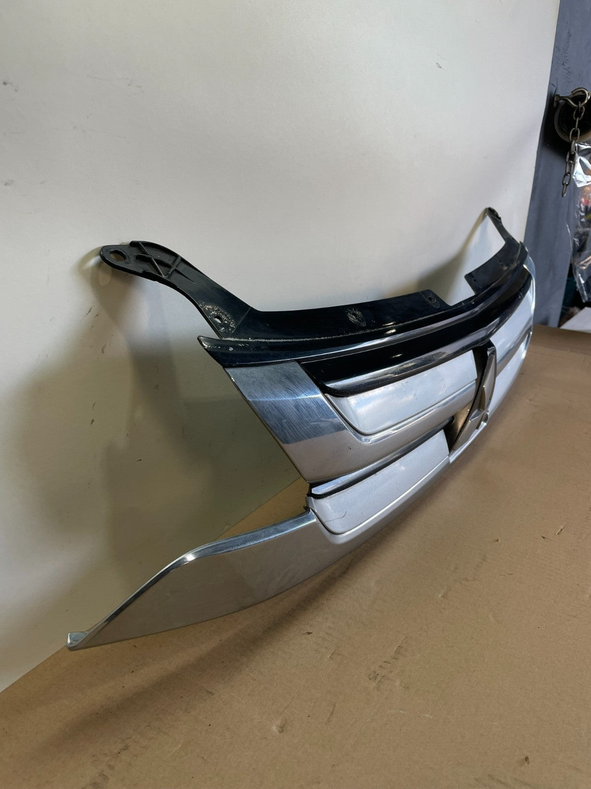 2016 2017 2018 Mitsubishi Outlander Front Upper Grill Grille AI4254 DG2