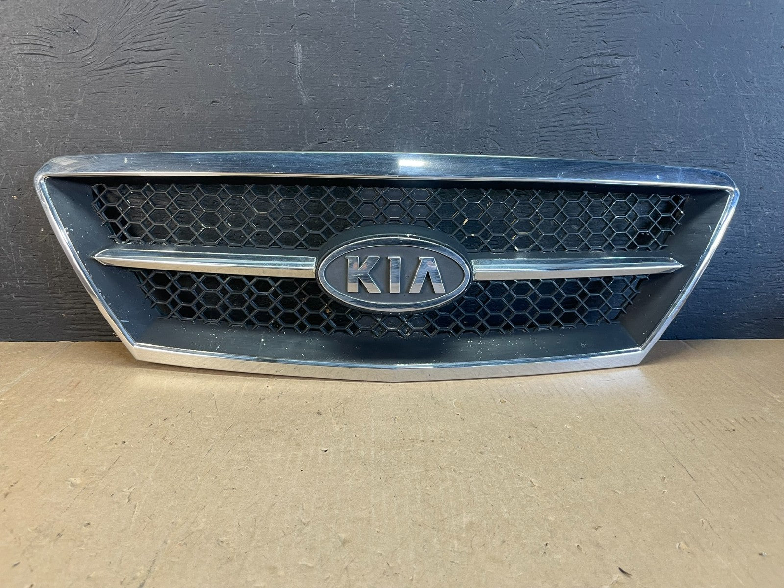 2002 to 2006 Kia Sorento Front Upper Grill Grille AD5734 DG0