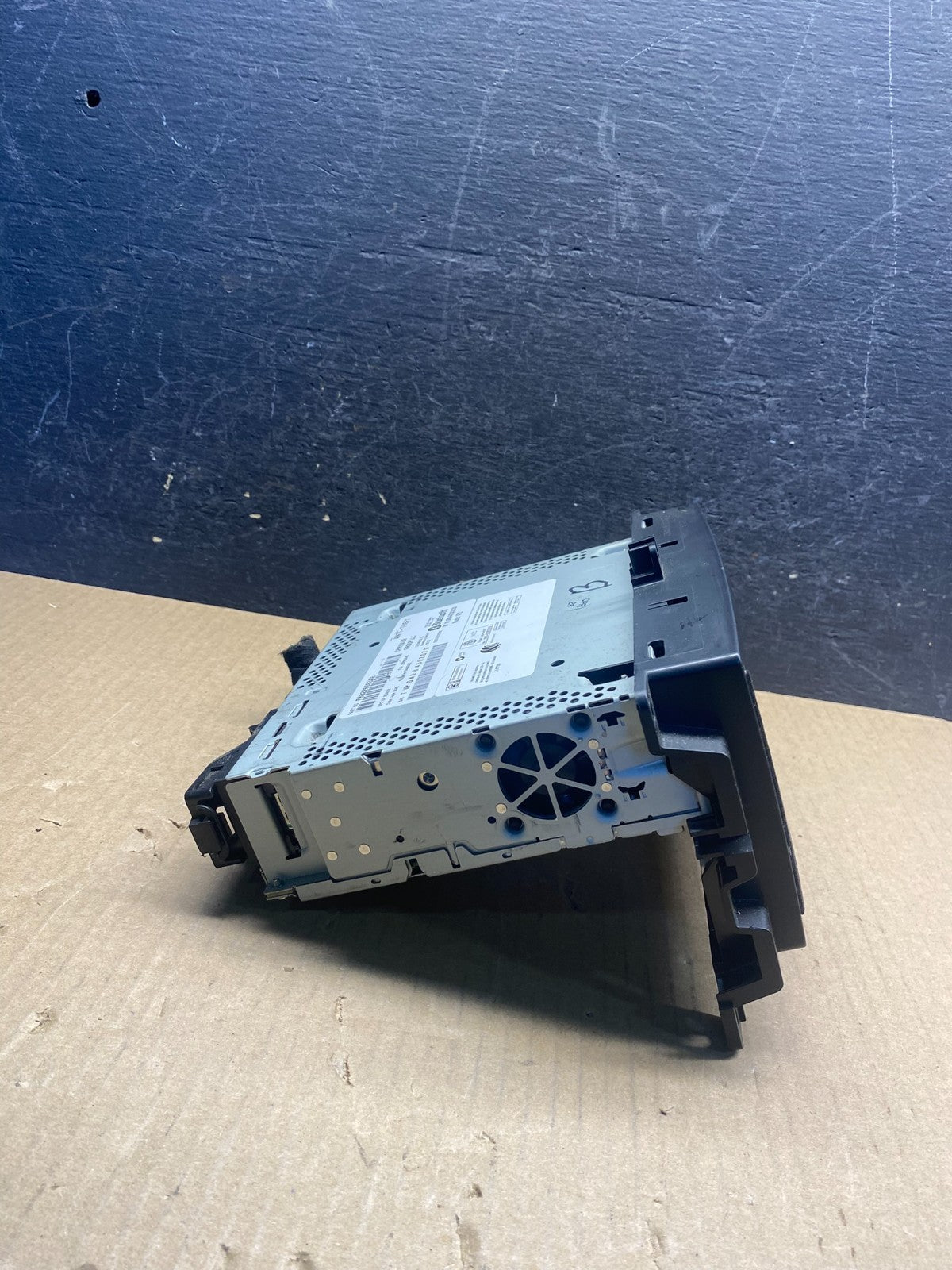2015 to 2016 Chrysler 200 Radio Receiver Display Screen Player AG3811 DG2