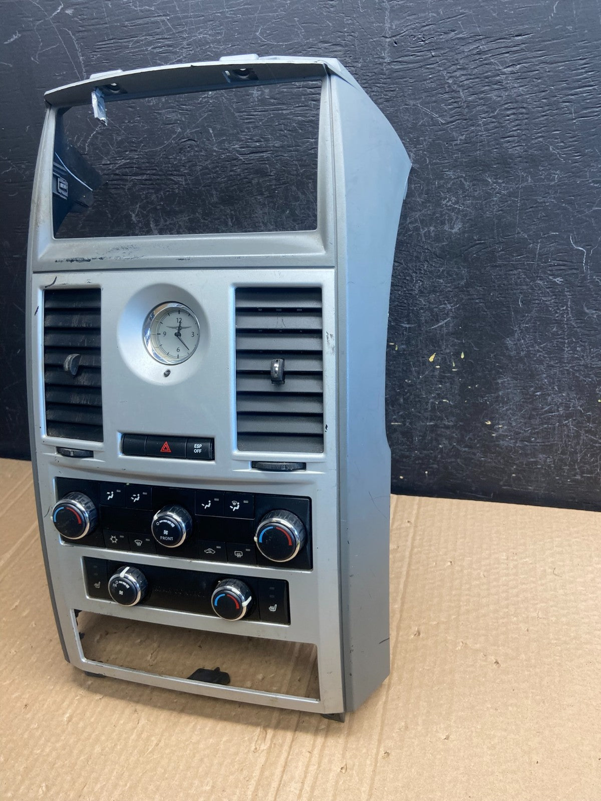 2008-2010 Chrysler Town Country Climate Control Panel Center Dash Trim AF6288 DG4