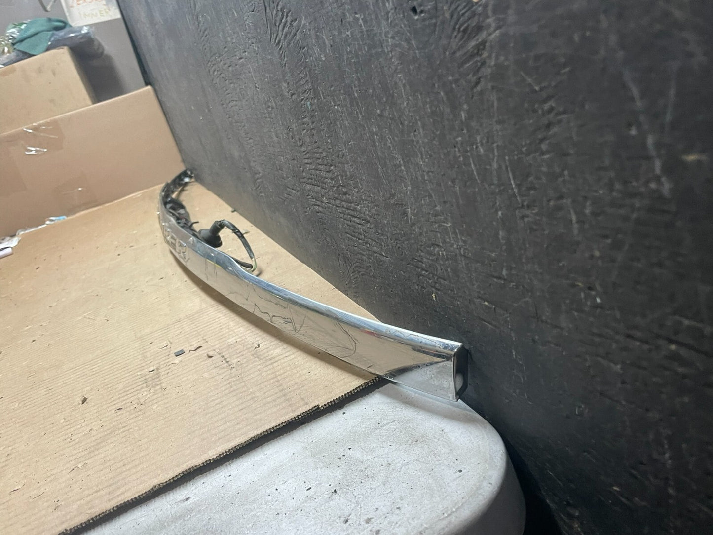 2011 to 2014 Ford Explorer Rear Tailgate Gate Trim Molding With Camera L9254 DG1