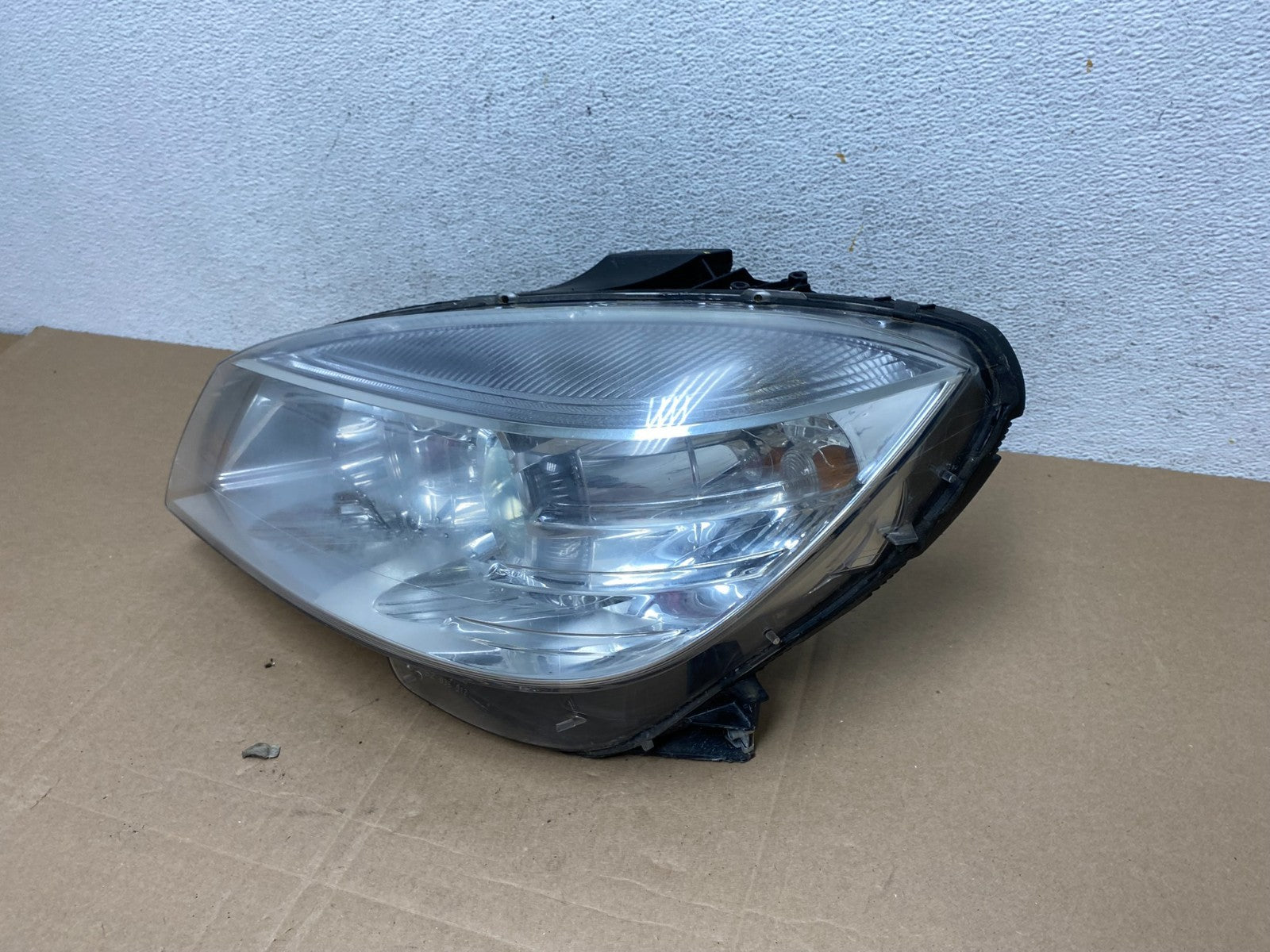 2008-2011 Mercedes C-Class C350 C300 Left Driver Halogen Headlight AE4852 DW1