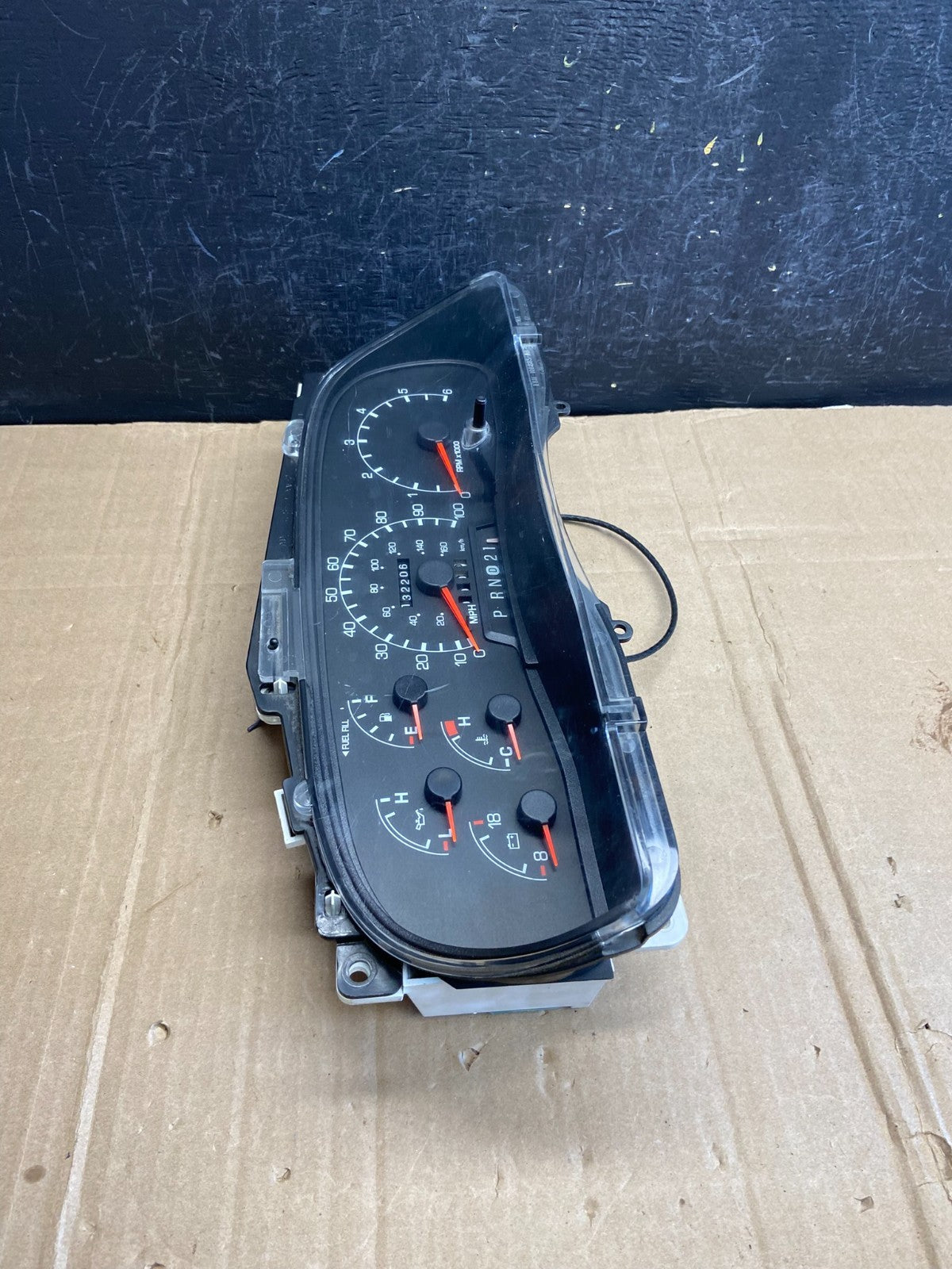 1999 - 2001 Ford F150 F-150 Speedometer Cluster Gauge ad7075 DG1