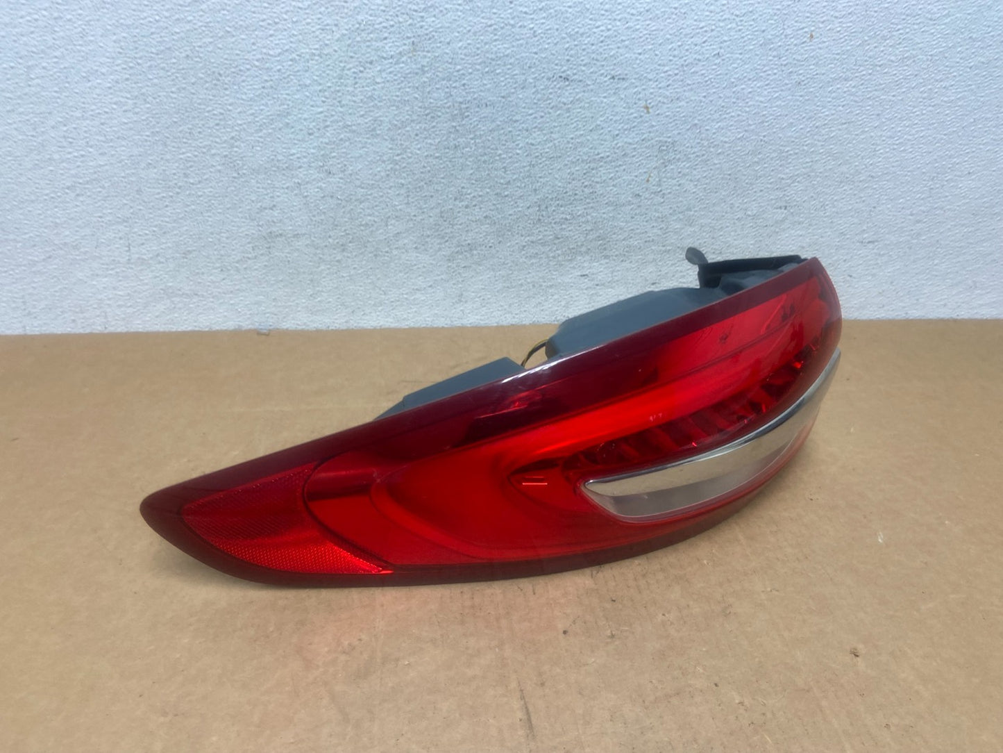 2017 - 2018 Ford Fusion Left Driver LH Side Tail Light AD6023 DW2