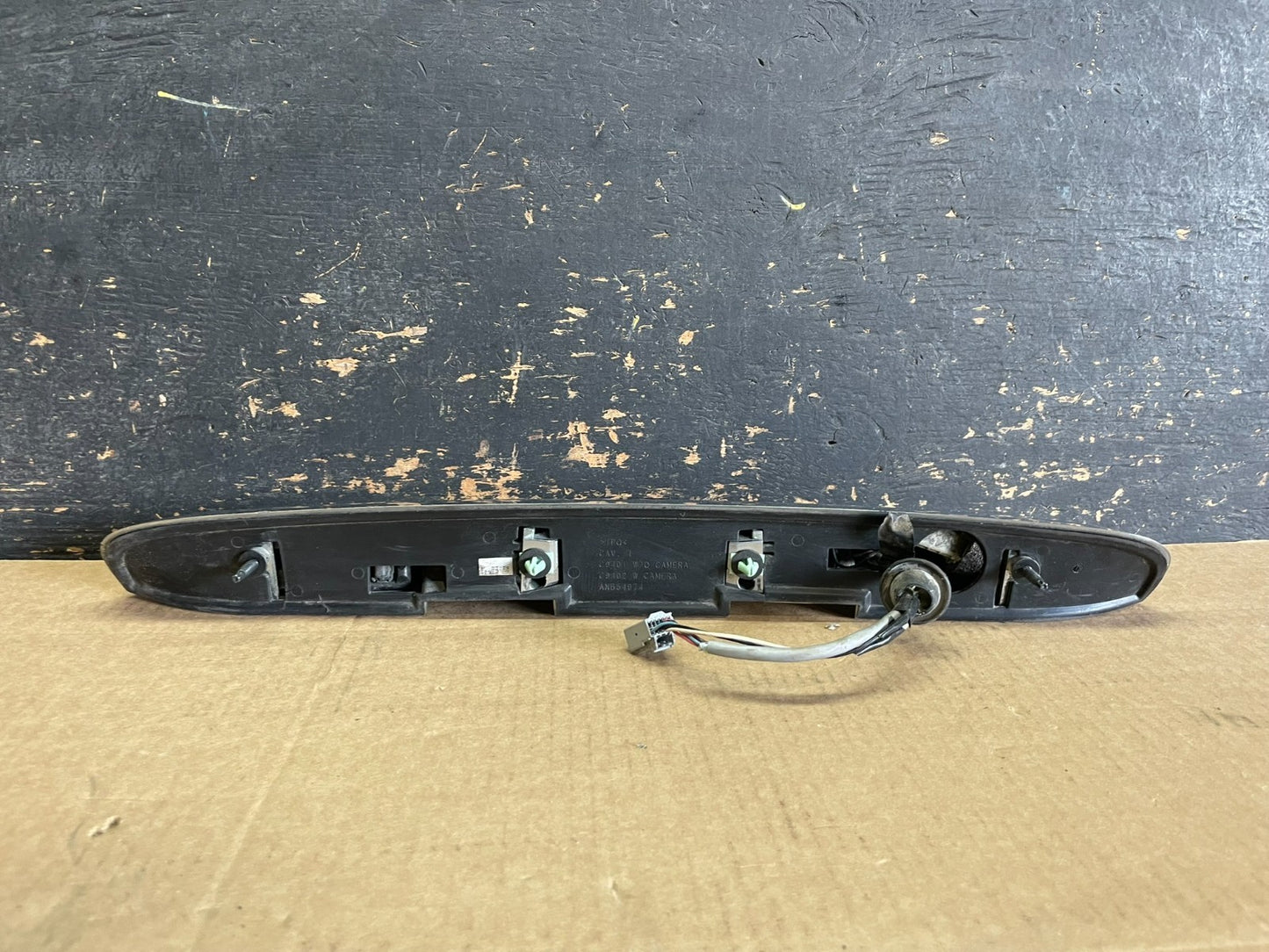 2007-2012 GMC Acadia Chrome Tailgate Rear Finish Molding Back W/Camera AA8961 DG6