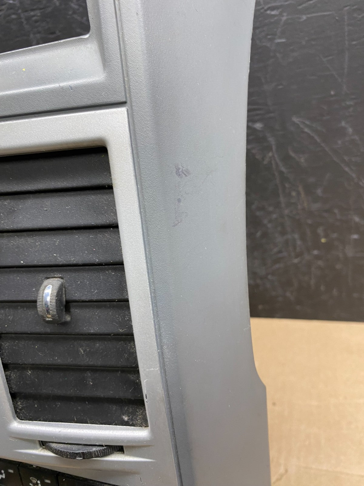 2008-2010 Chrysler Town Country Climate Control Panel Center Dash Trim AC6607 DG4