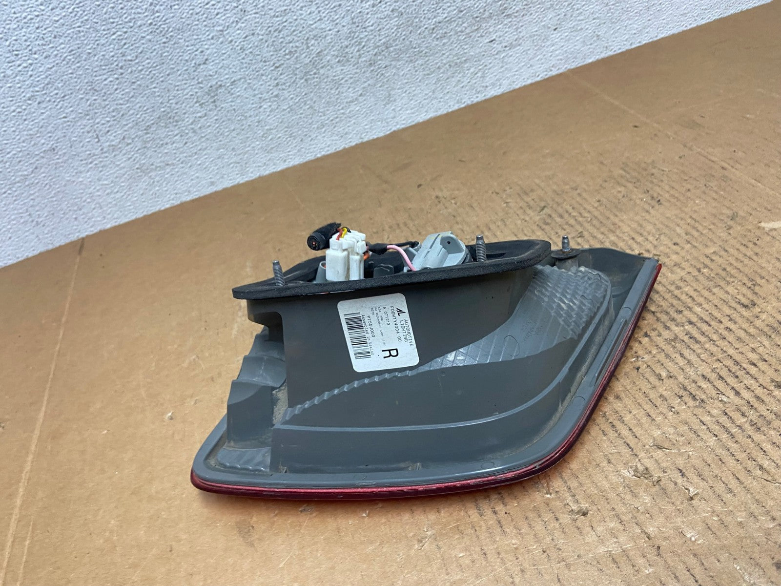 2011 2012 2013 Kia Sorento Right Passenger Inner Tail Light AE0229 LK5