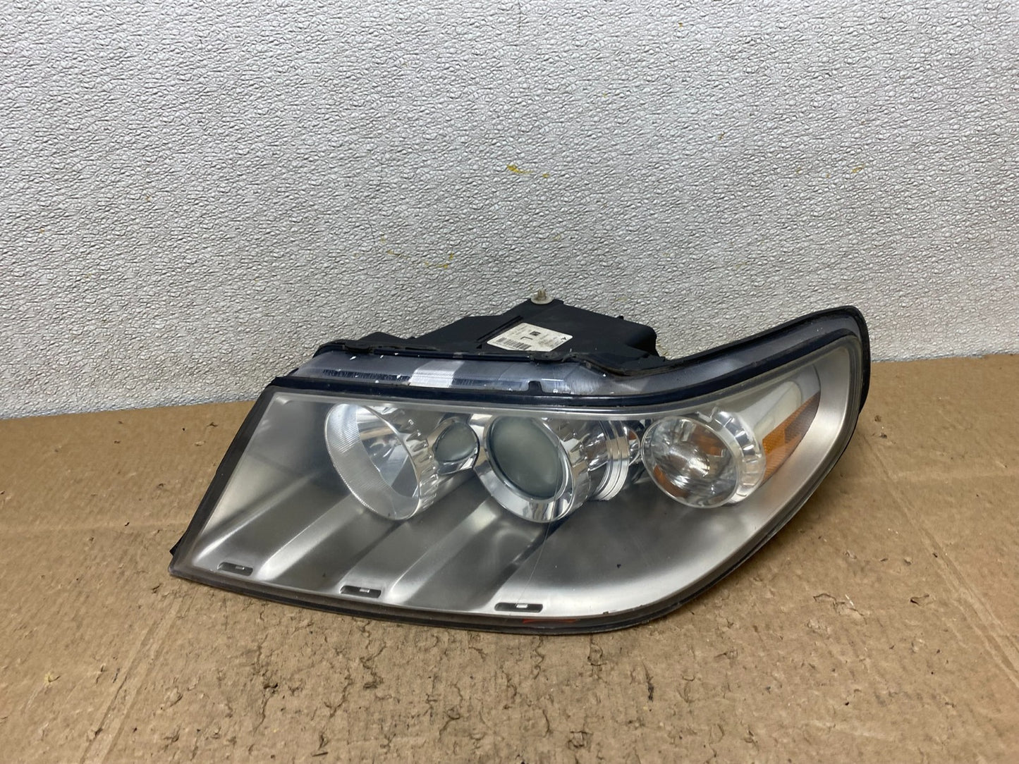 2005 to 2009 Saab 9-7X Left Driver LH Side Halogen Headlight OEM Z1229 DW0